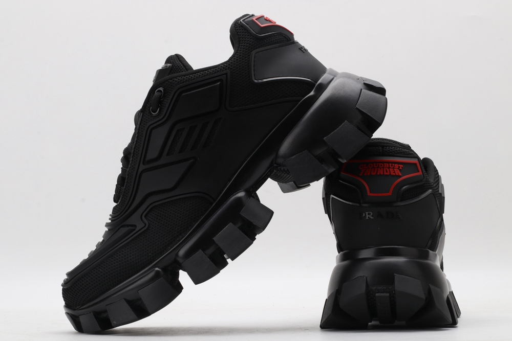 P*rada SNEAKER